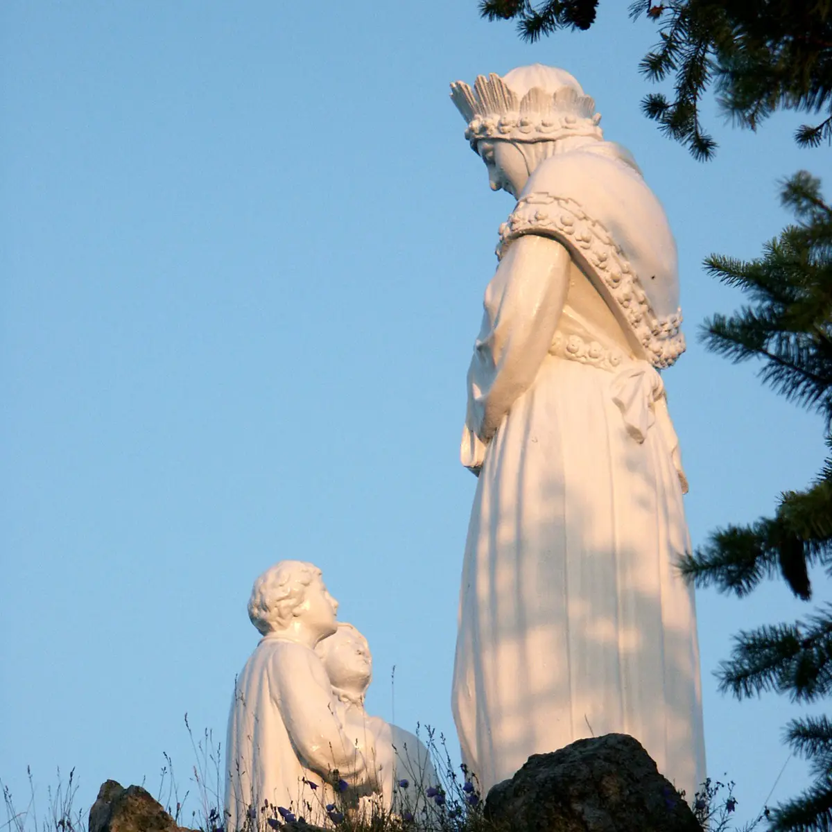 Statue