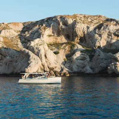 Croisière dans les calanques du Frioul avec café & baignade - Quai d'honneur Mairie