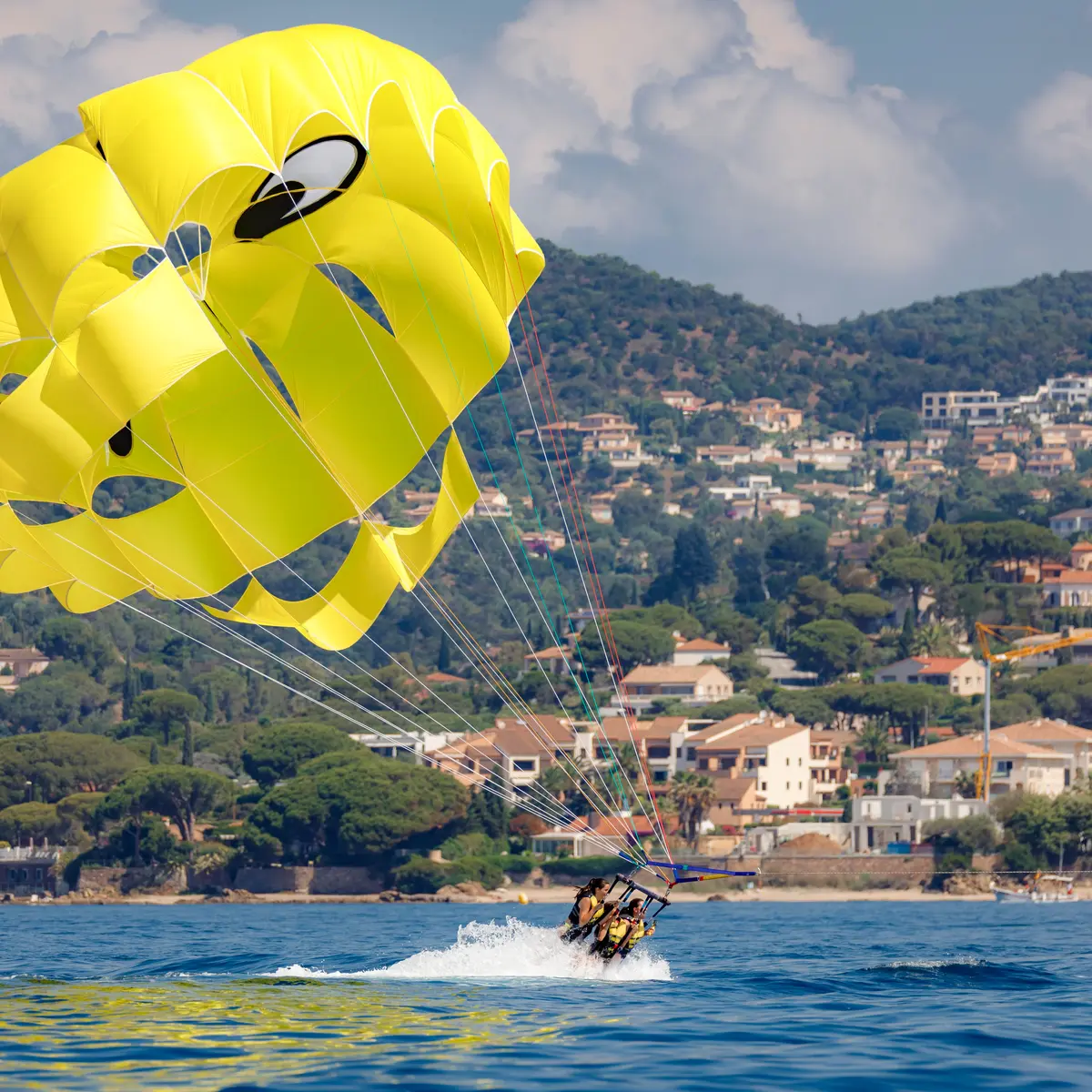 Parachute ascensionnel