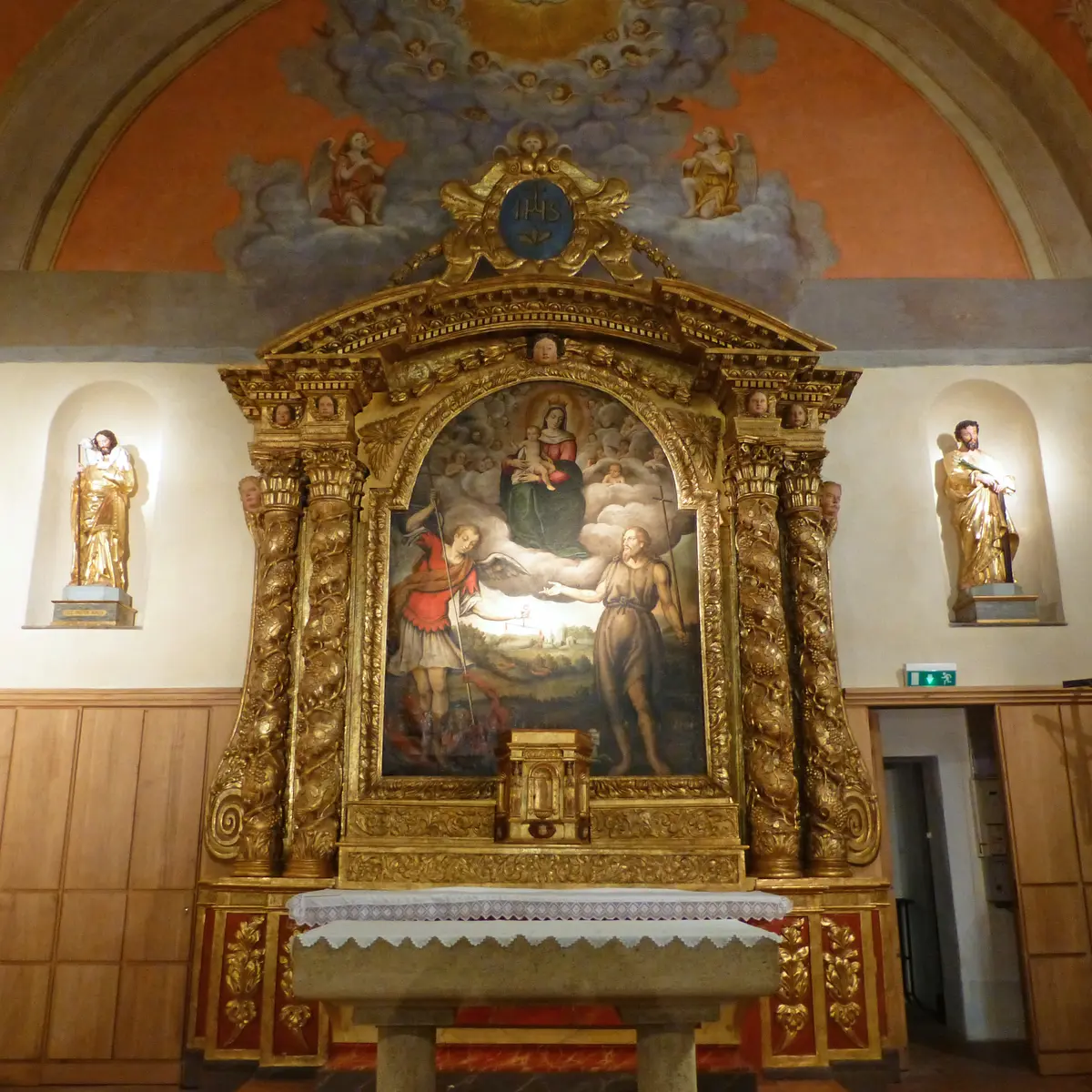 Intérieur de l'église Notre Dame de Ramatuelle