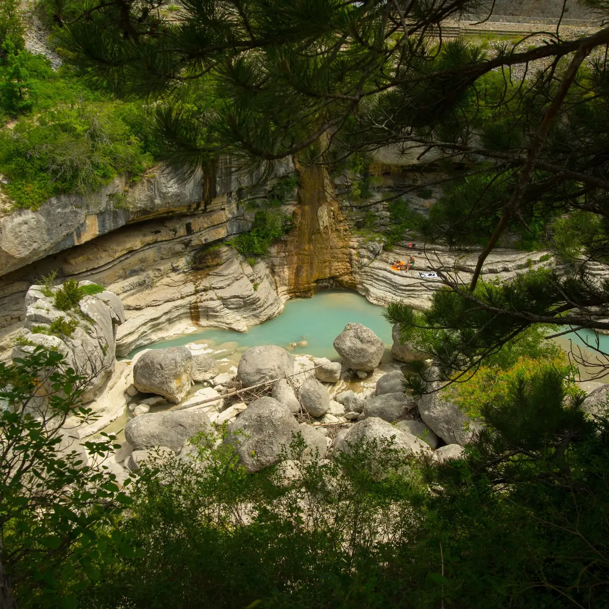 Vue depuis le sentier - rive droite