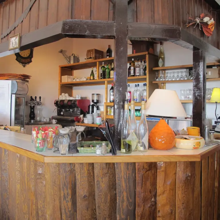 Restaurant de spécialités montagnardes et pizzéria à La Joue du loup, Alpes du Sud