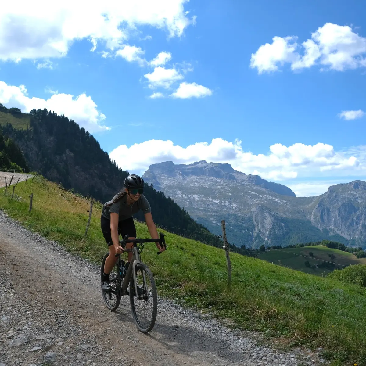 Tour de la majestueuse Tournette en Gravel, entre Annecy, Thônes, Manigod et la vallée des Aravis