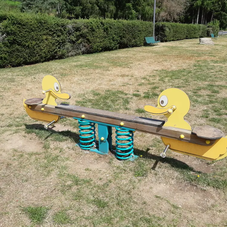 Jeux au plan d'Usson en Forez