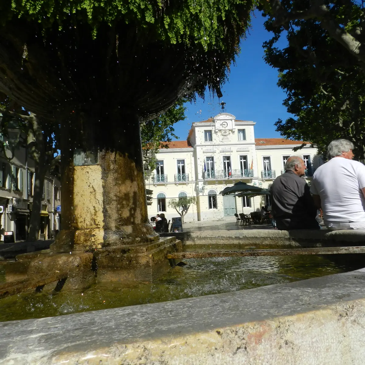 Place Jean Jaurès et hôtel de ville