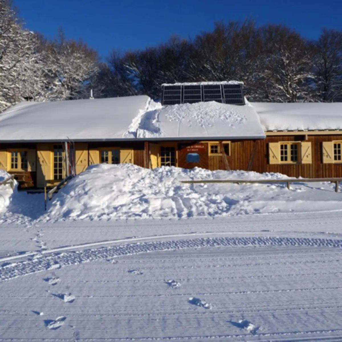 Façade vue de l'extérieur en hiver