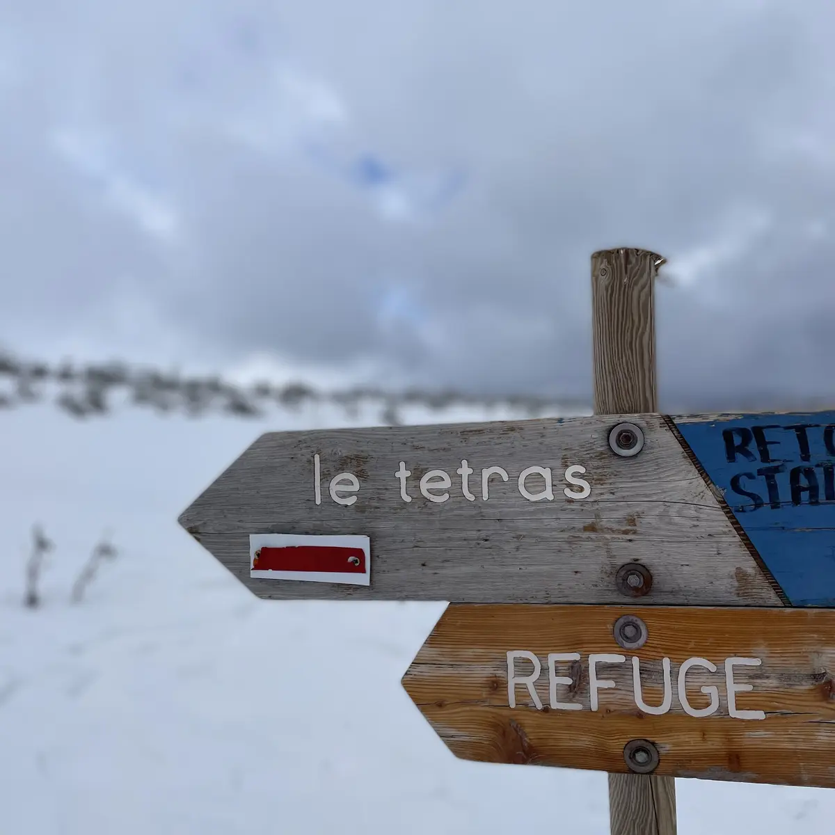 Signalisation vers le refuge du Chioula