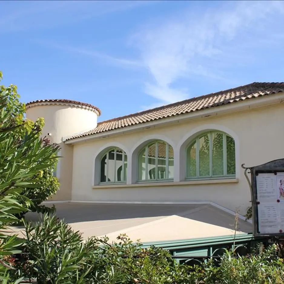 Façade