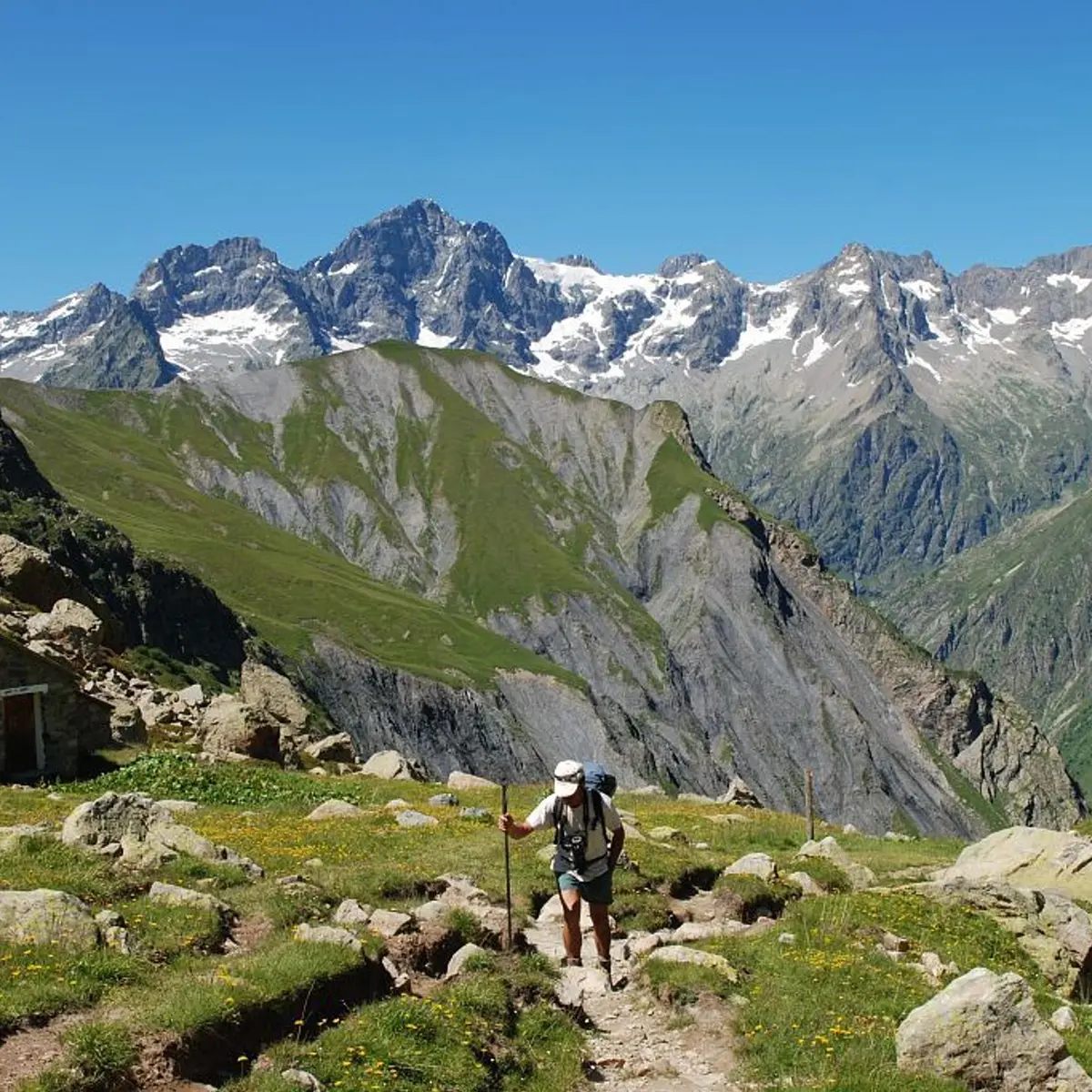 Randonneur dans le col de Vallonpierre