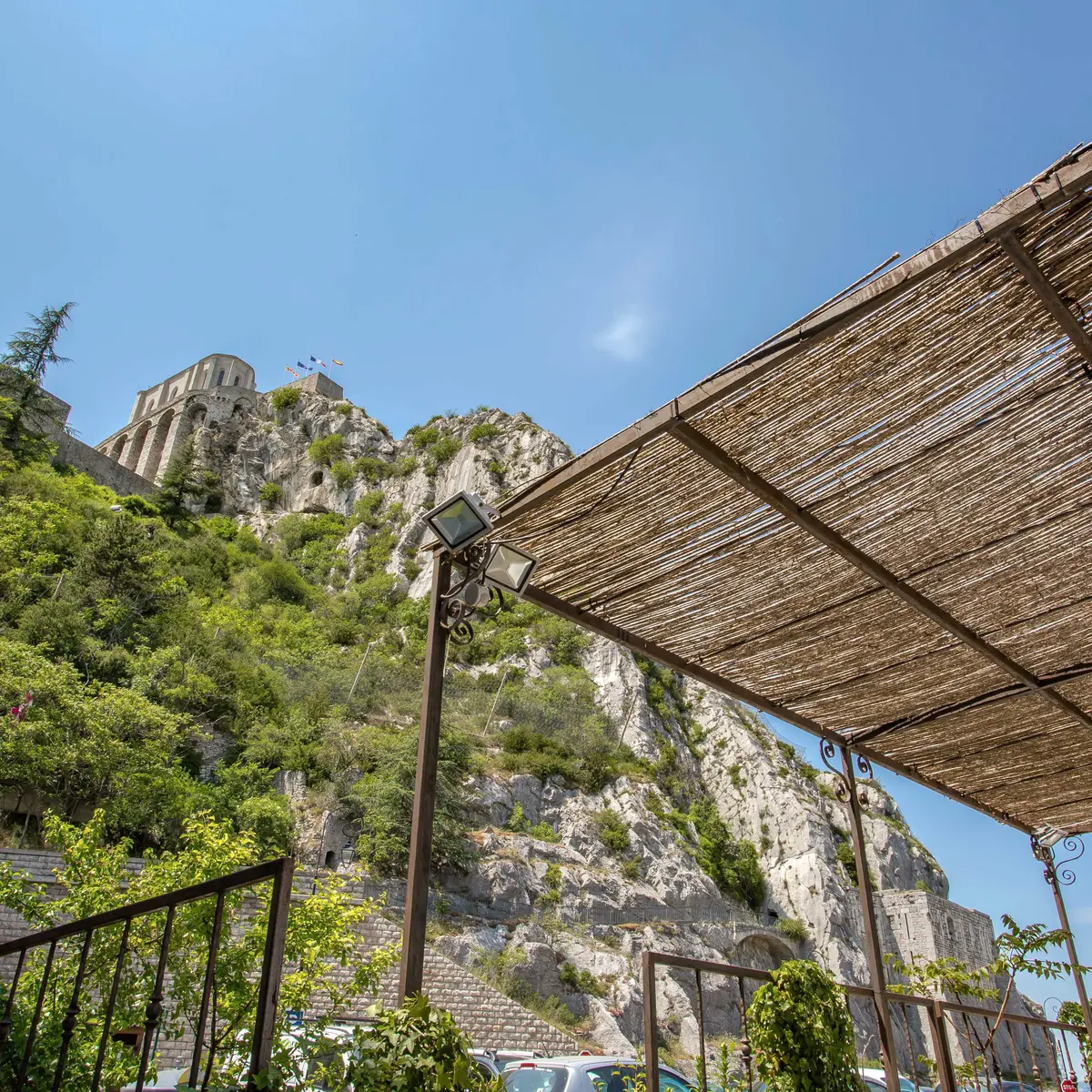 Terrasse avec vue sur la Citadelle