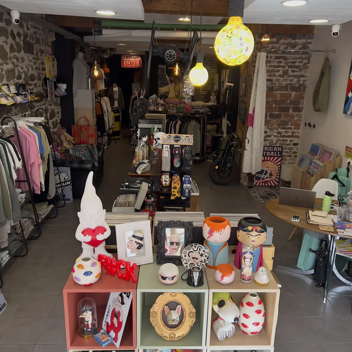 Intérieur boutique - entrée