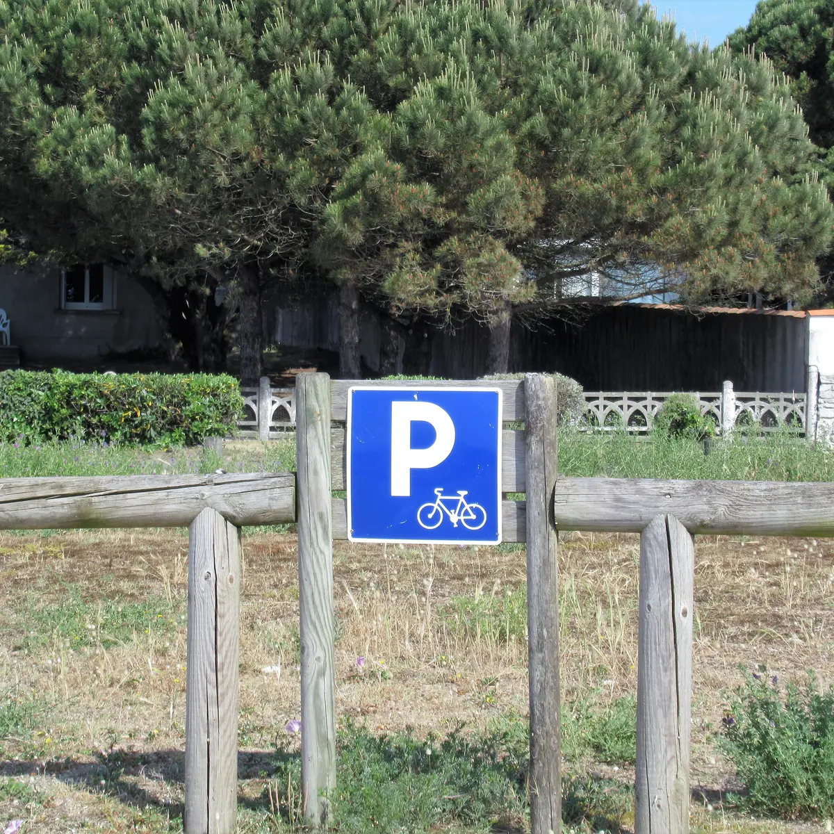 parking vélos - poste de secours