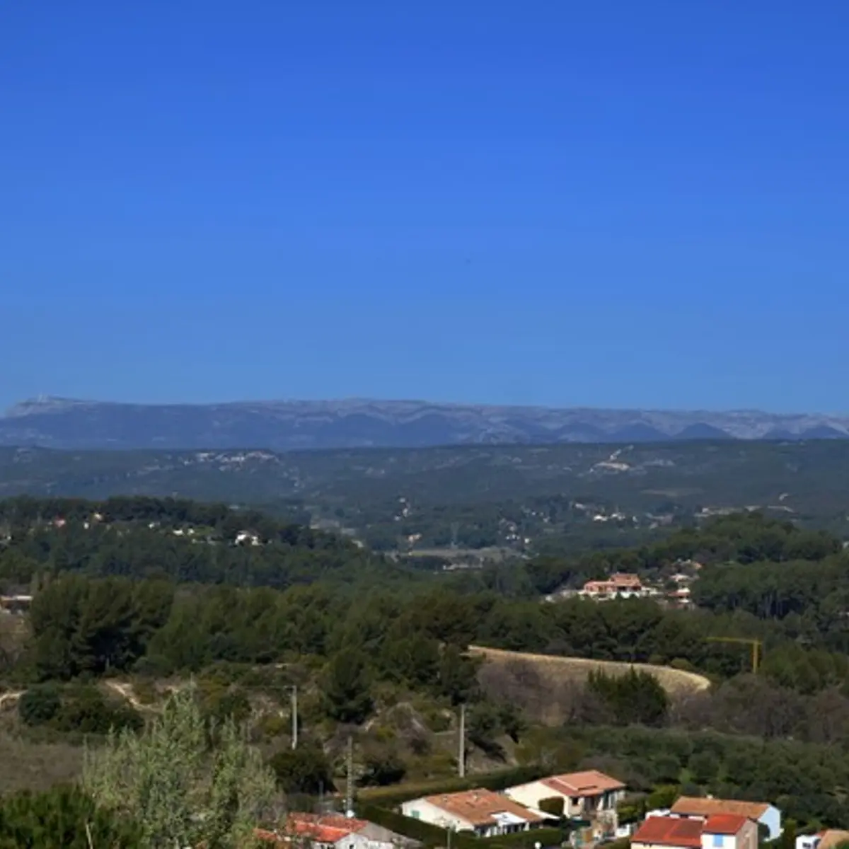Vue sur le versant sud de la Sainte-Baume