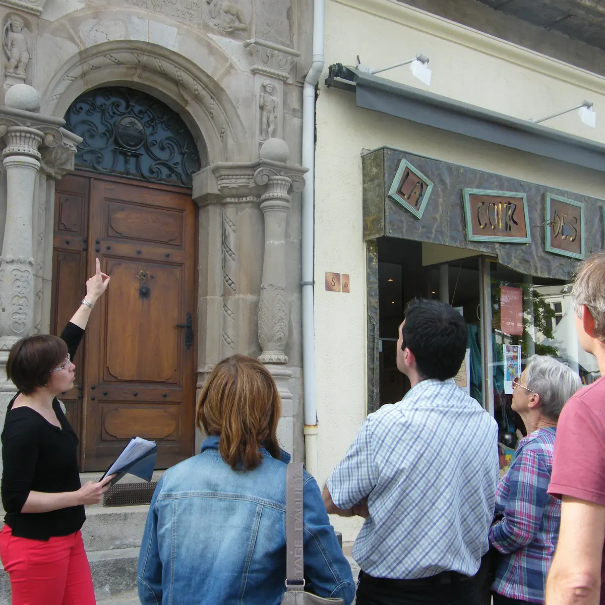 Visite guidée devant la Porte de la Devise
