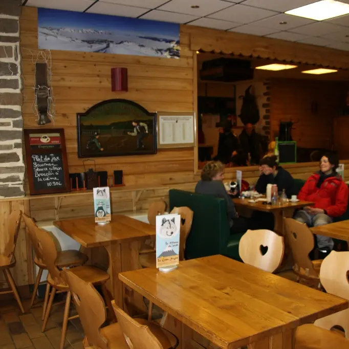 Sur le front de neige de La Joue du Loup, Dévoluy, Alpes du Sud