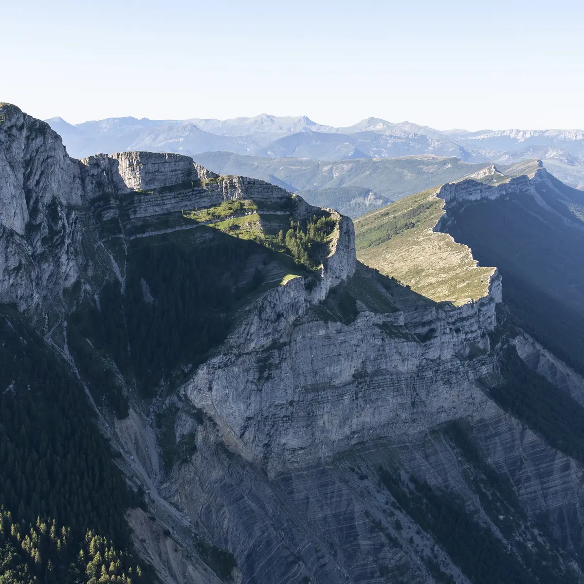 Le sommet depuis les airs