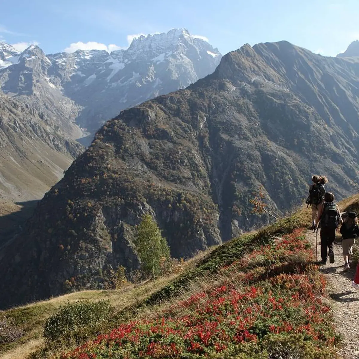 Descente vers le lac du Lauzon