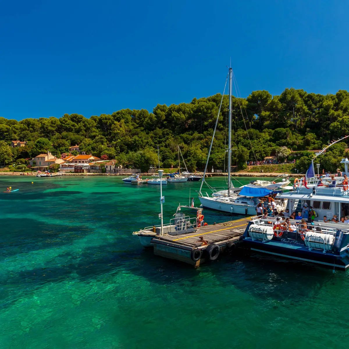 Riviera Lines - Boat trip to the Ile Sainte Marguerite in Cannes