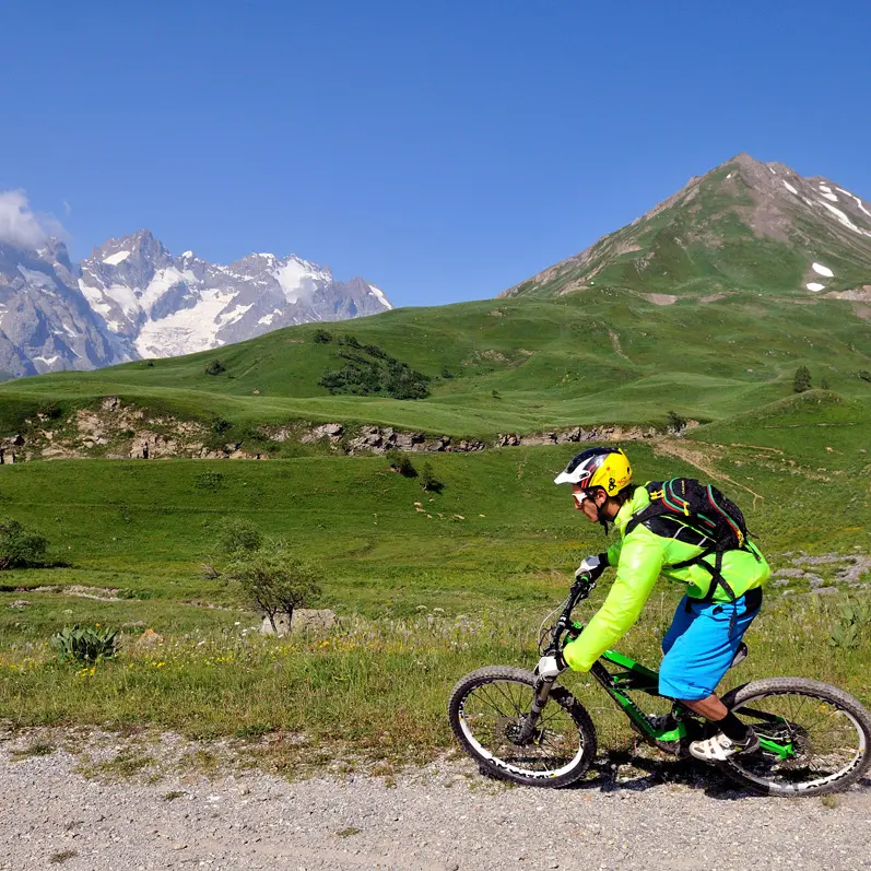 Dans les alpages sur l'ancienne route du Galibier