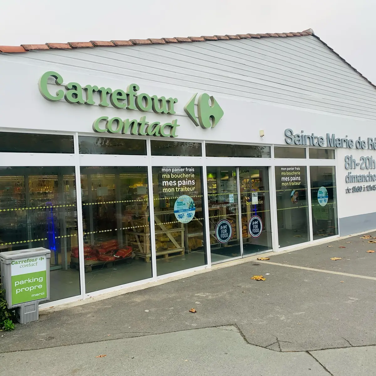 Façade de Carrefour contact