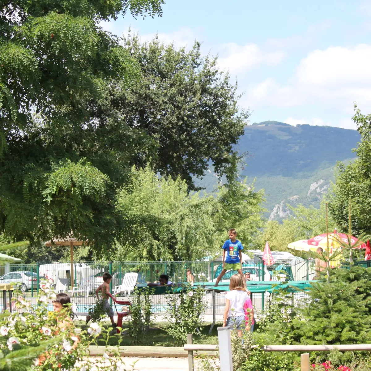 Camping Les Charmilles, Vallières