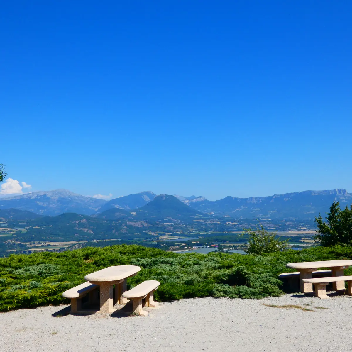 Aire de pique nique de la Tour d'Upaix