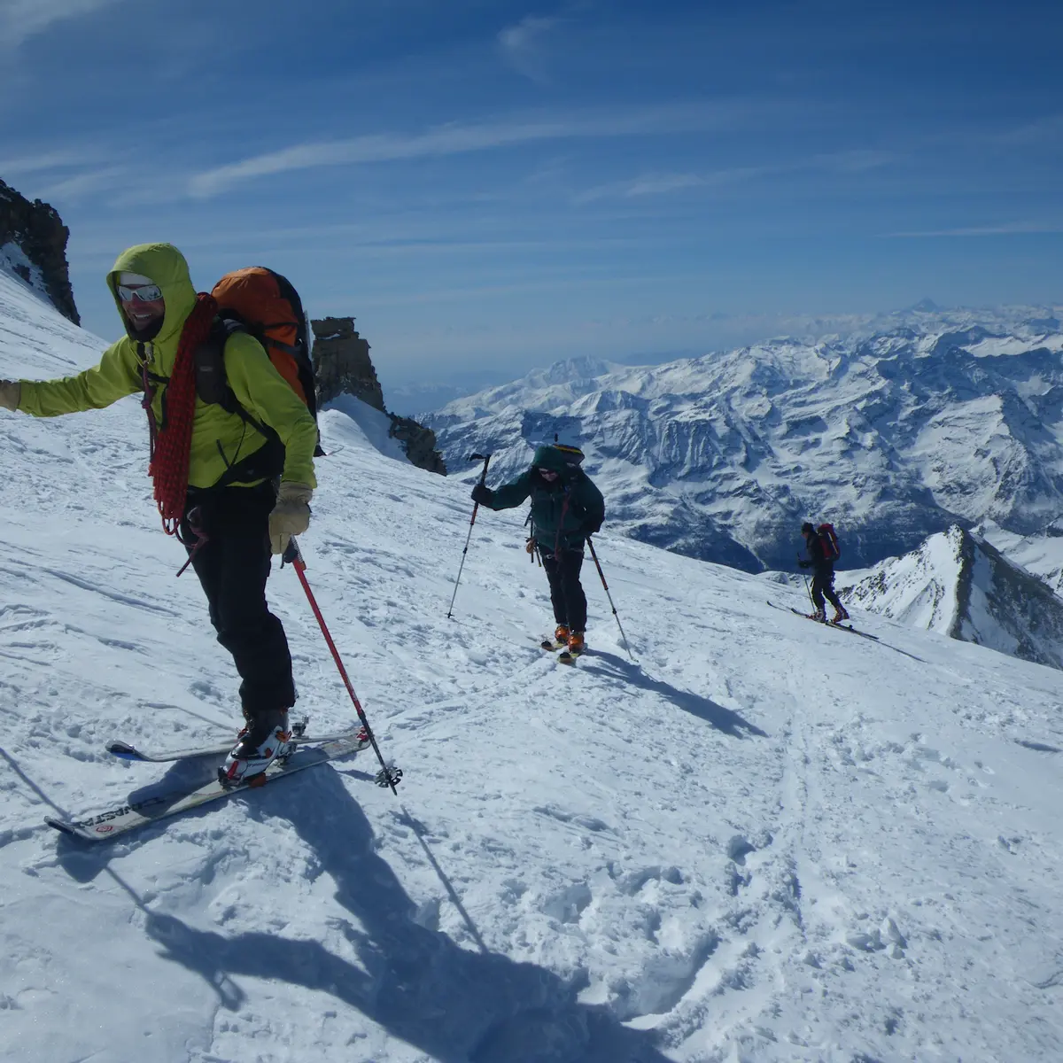 ascension de 3 skieurs de randonnée
