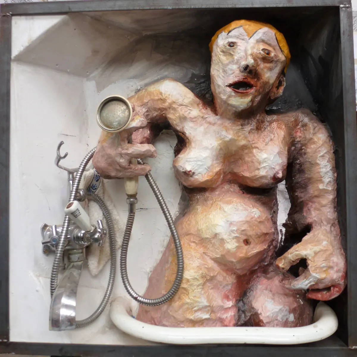 Atelier sculpture_femme sous la douche_Lezoom sur l'art