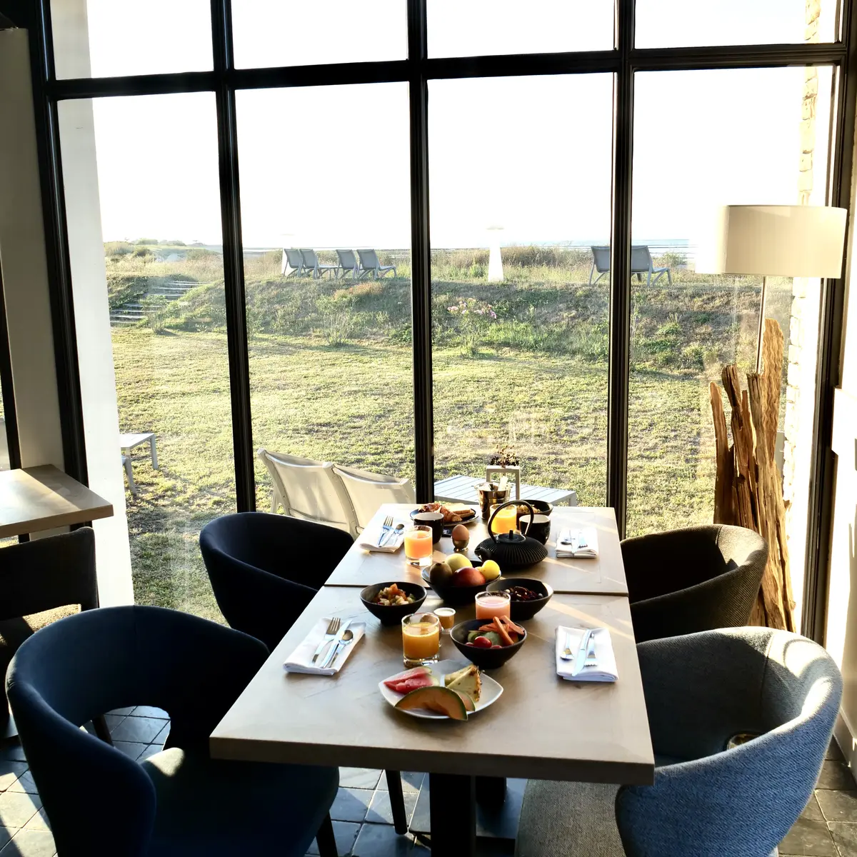 Restaurant avec vue sur l'océan