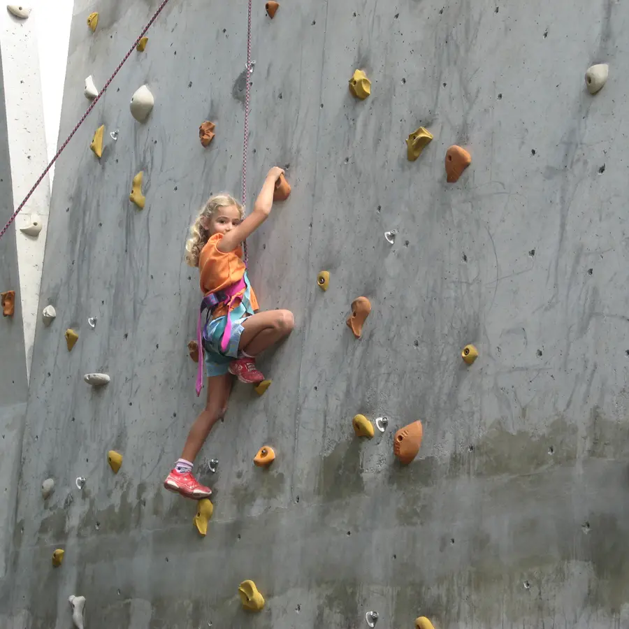 Mur d'escalade au Camping Le Diamant, Pont du Fossé