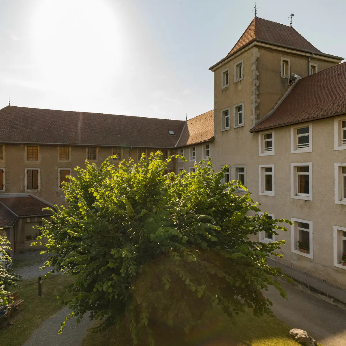 enceinte du château de Faverges