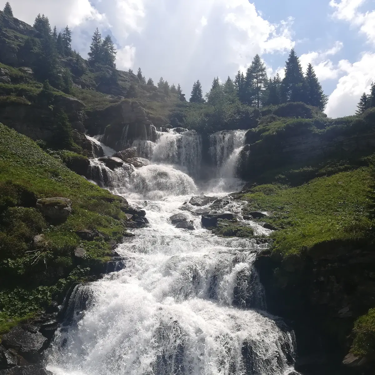 cascade au-dessus de Sixt
