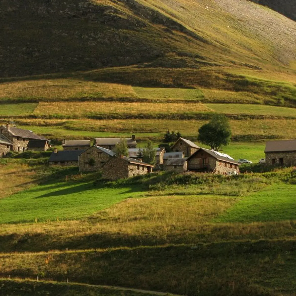 Le hameau des Rivets dans le vallon de la Buffe