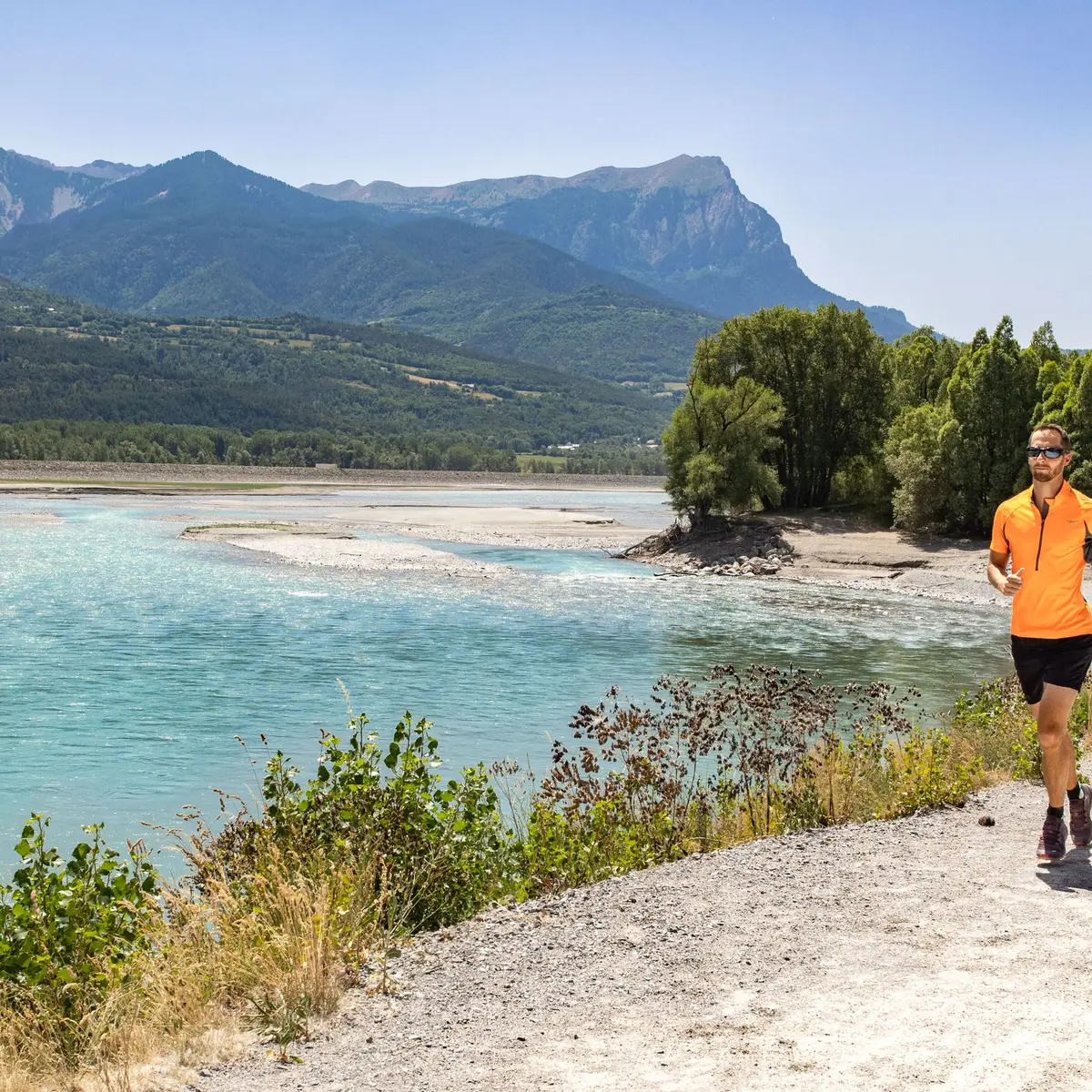 Sur le chemin entre la Durance et le plan d'eau