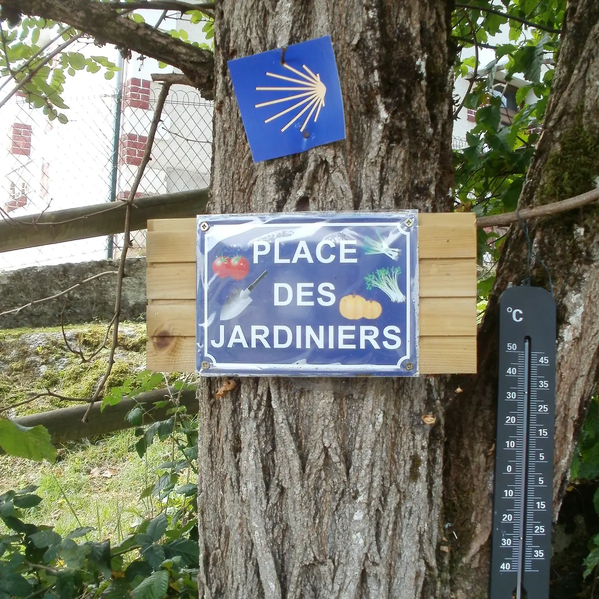 Place des Jardiniers - Hameau de la Frescaldie