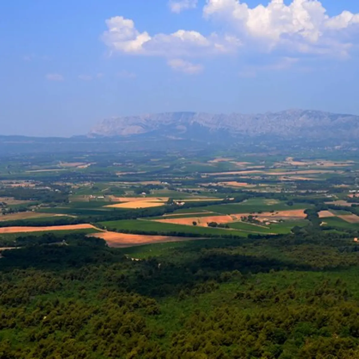 La vue vers la Sainte-Victoire et le bassin de l'Arc