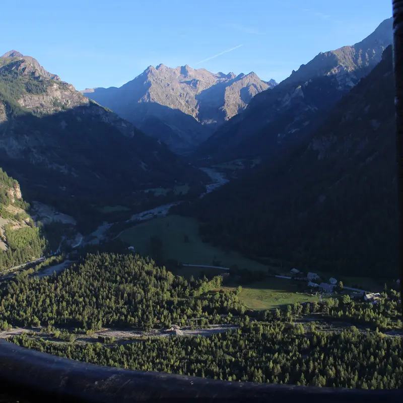 Vol libre en montgolfière au-dessus de la vallée du Champsaur