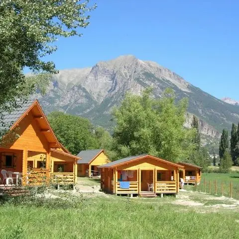 Camping Les Cariamas - Châteauroux-les-Alpes