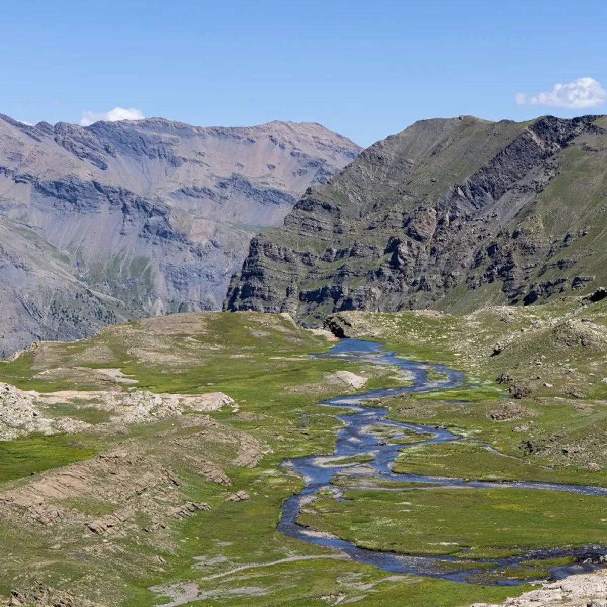 Montée au col des Terres Blanches depuis Dormillouse