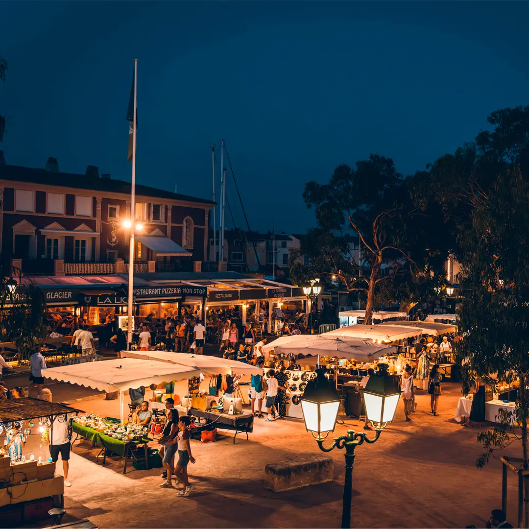 Marché nocturne Port Grimaud