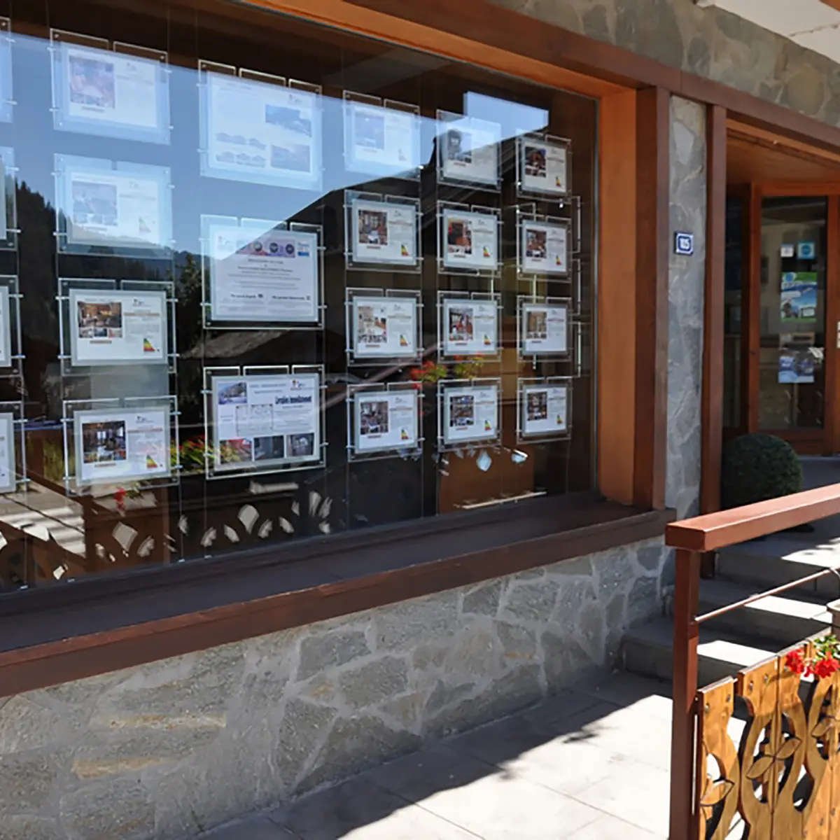 Altitude Immobilier à Châtel, l'accès à l'agence route de Vonnes