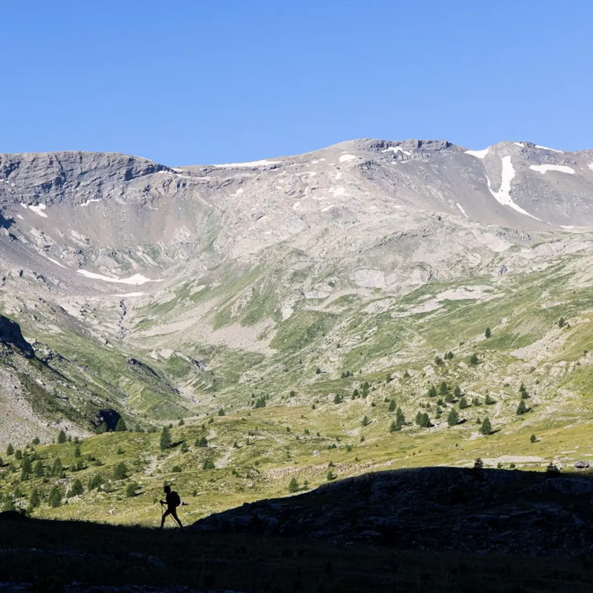 Montée au col des Terres Blanches depuis Dormillouse