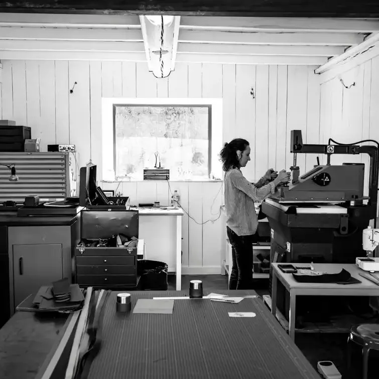 Hélène Jalabert dans son atelier