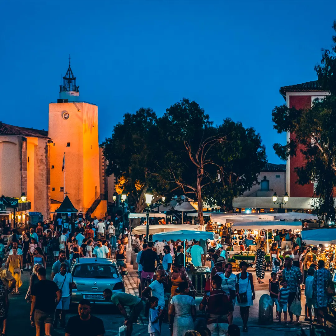 Marché nocturne Port Grimaud