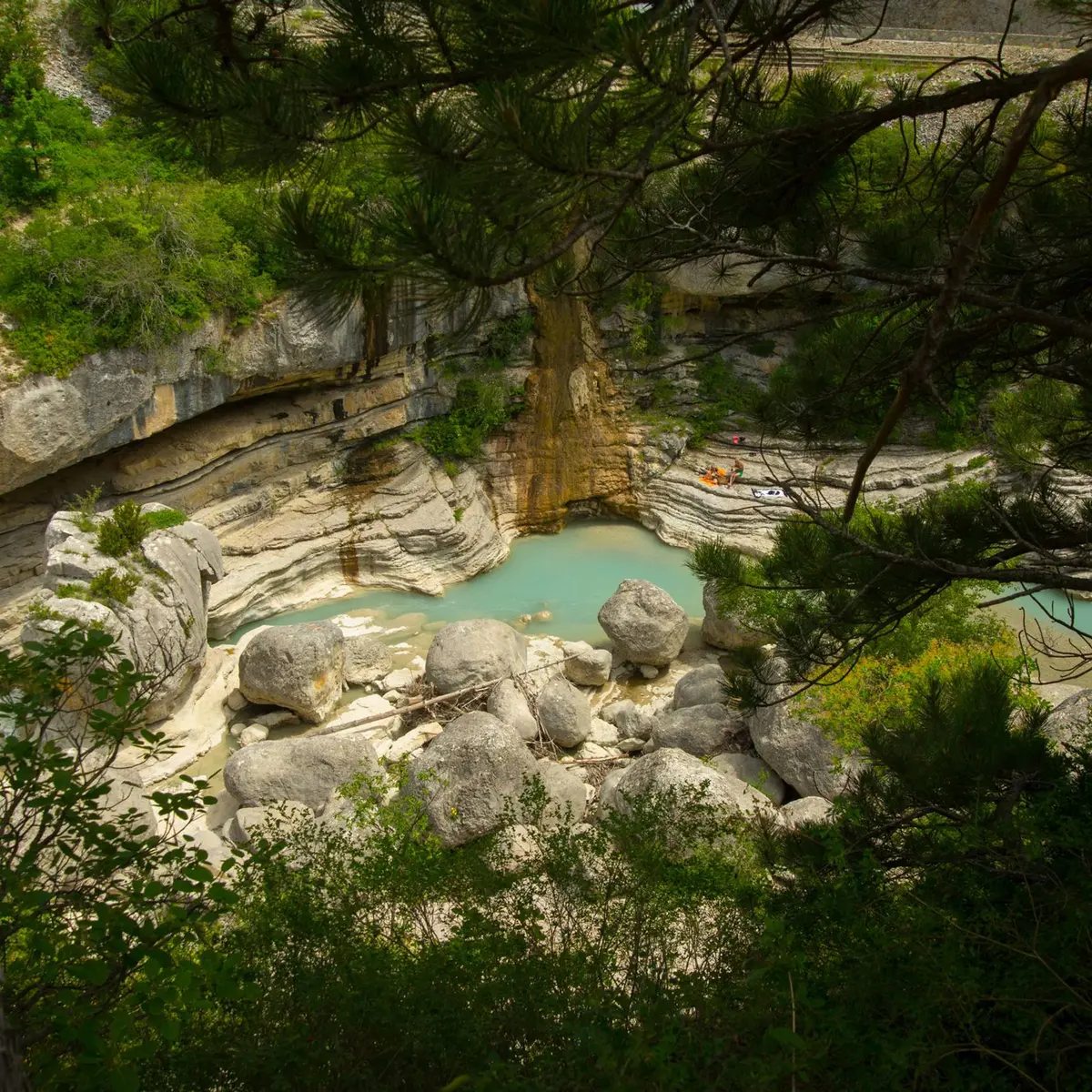 Vue depuis le sentier - rive droite