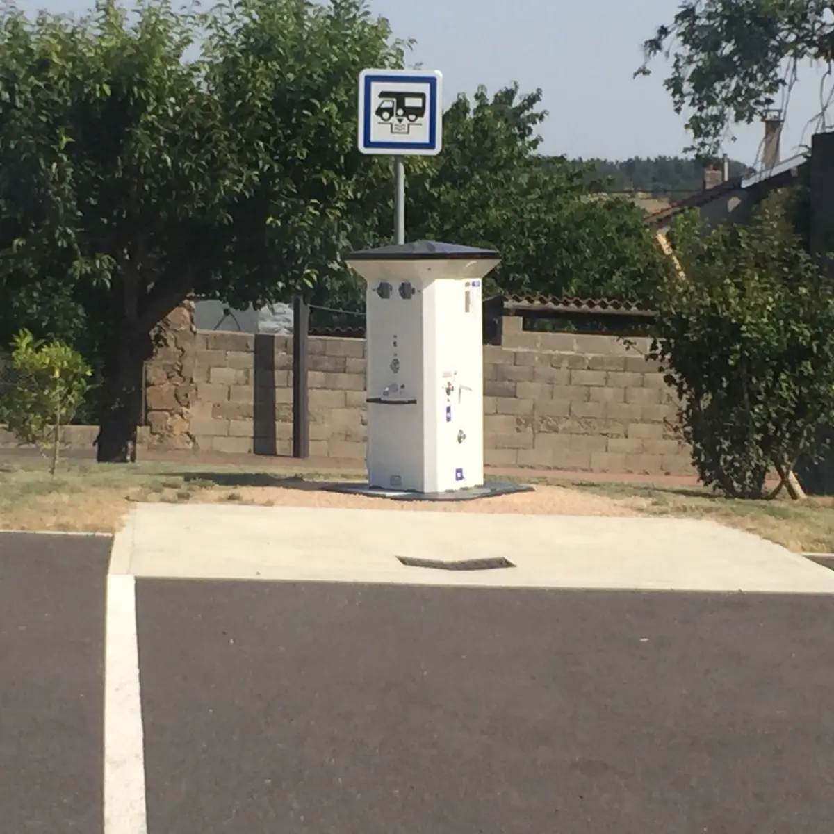 Aire de Services et de stationnement Camping-car