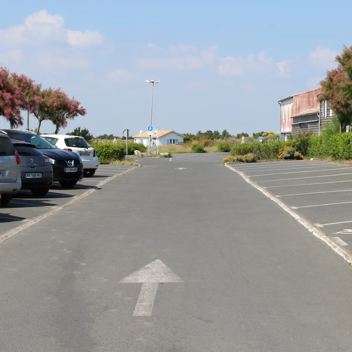 Parking du marché du port - Allée