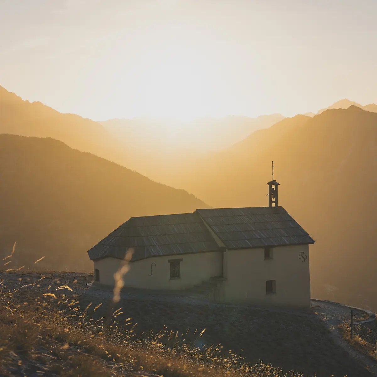 Notre Dame des Neiges au lever du soleil
