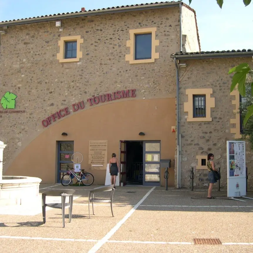Façade Maison des Quais à Tain