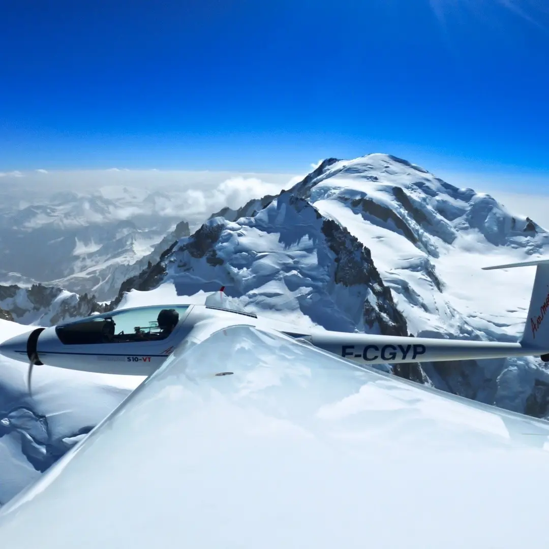 Rangement de l'hélice à l'arrivée au sommet du Mont-Blanc.